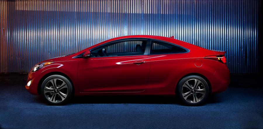  Hyundai Elantra Coupe 2012 года  (фото 43 из 88)